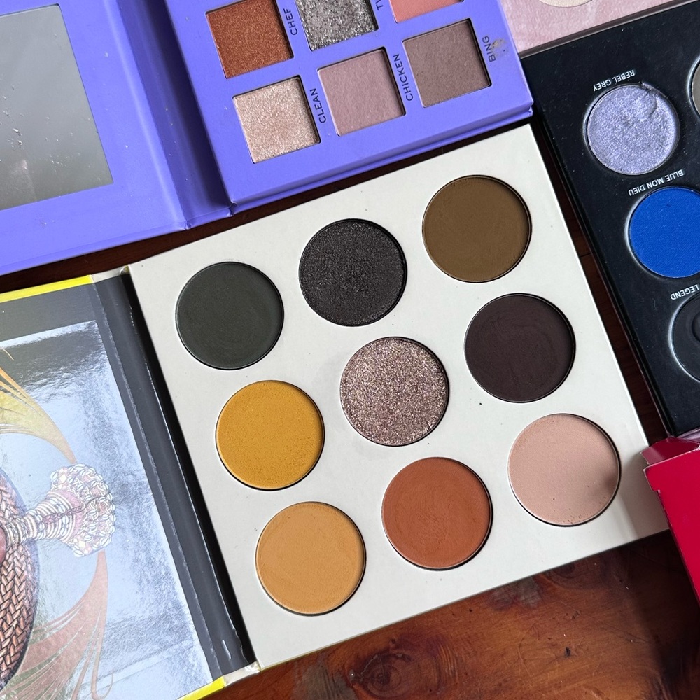 LOT of 7 Eye Shadow Palettes - Tarte, Artist Couture, One/Size, Juvia’s Place.. - Picture 5 of 9